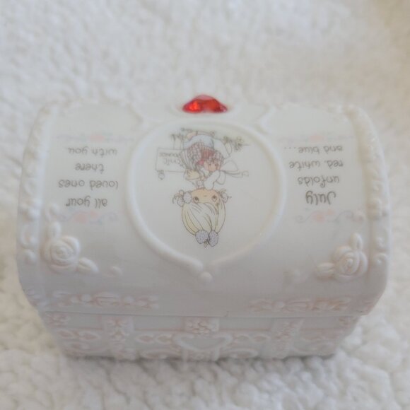 Precious Moments July Birthstone Hope Chest Gift Box - Picture 9 of 12